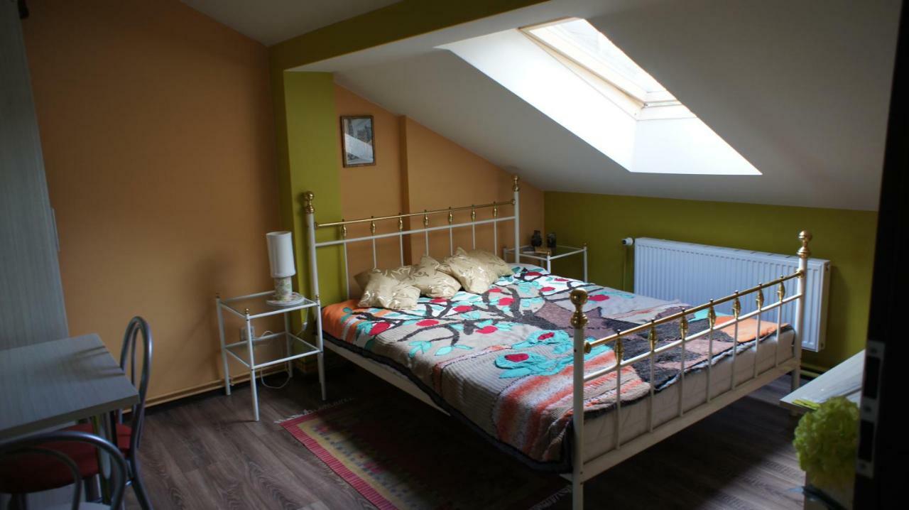 W Cieniu Sosen Otel Grebow Dış mekan fotoğraf
